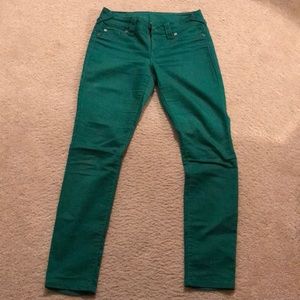“Jegging” style women’s jeans